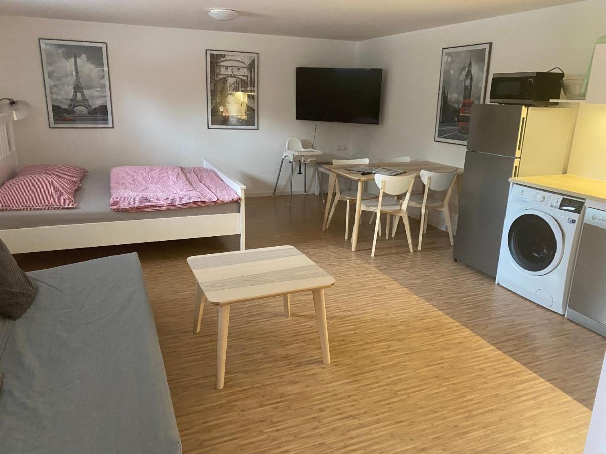 Red Travel Apartment Dvůr Králové nad Labem Extérieur photo