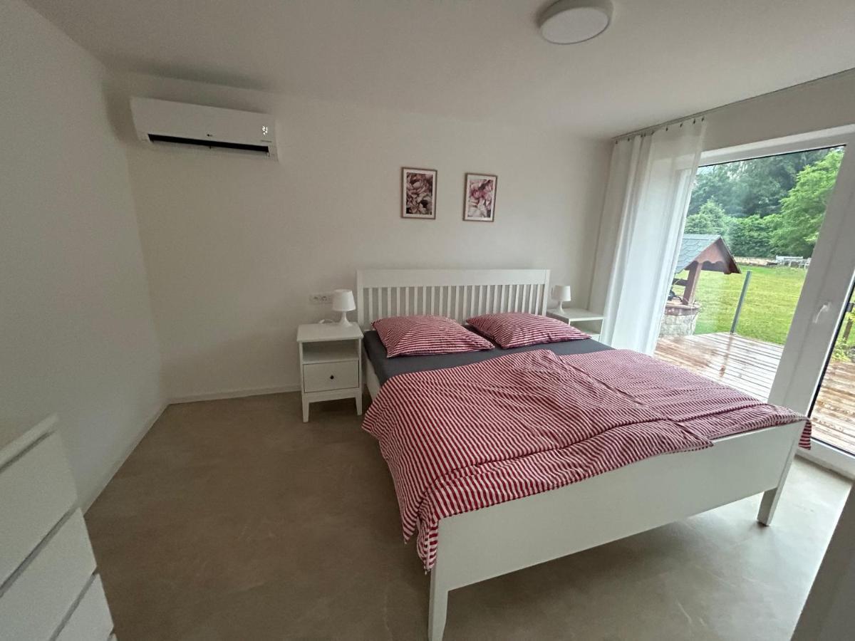 Red Travel Apartment Dvůr Králové nad Labem Extérieur photo